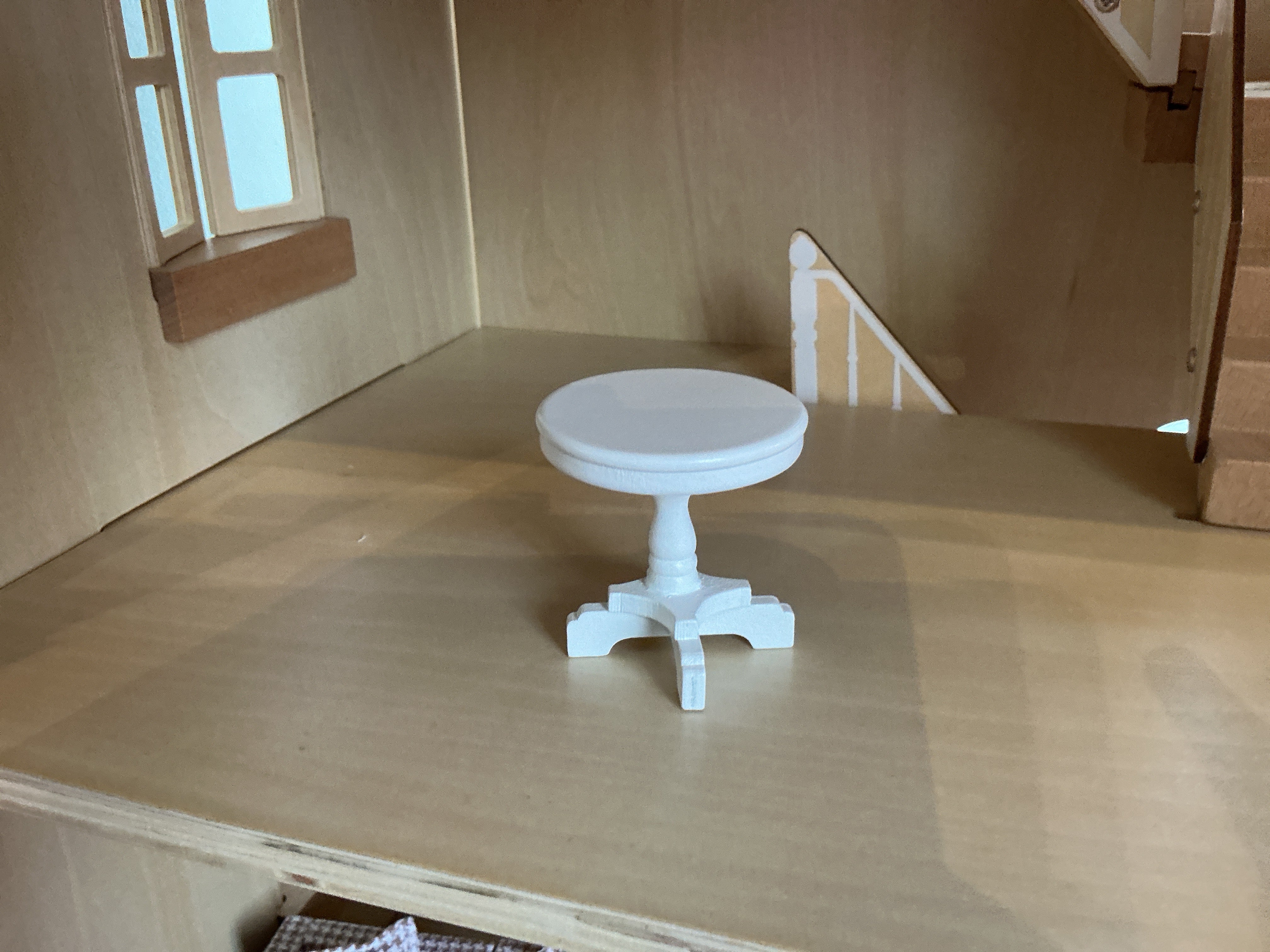 Doll House - Circle Table