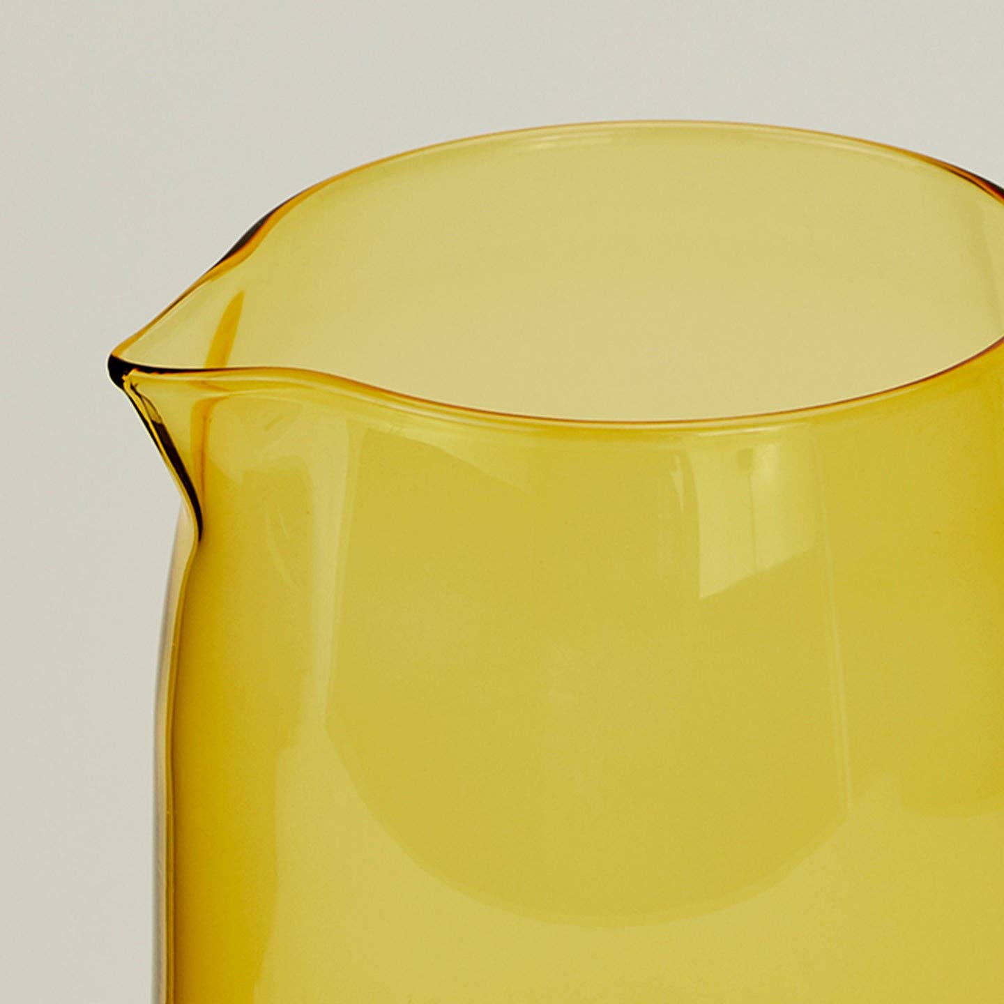 ESSENTIAL GLASSWARE - PITCHERS: BLUSH