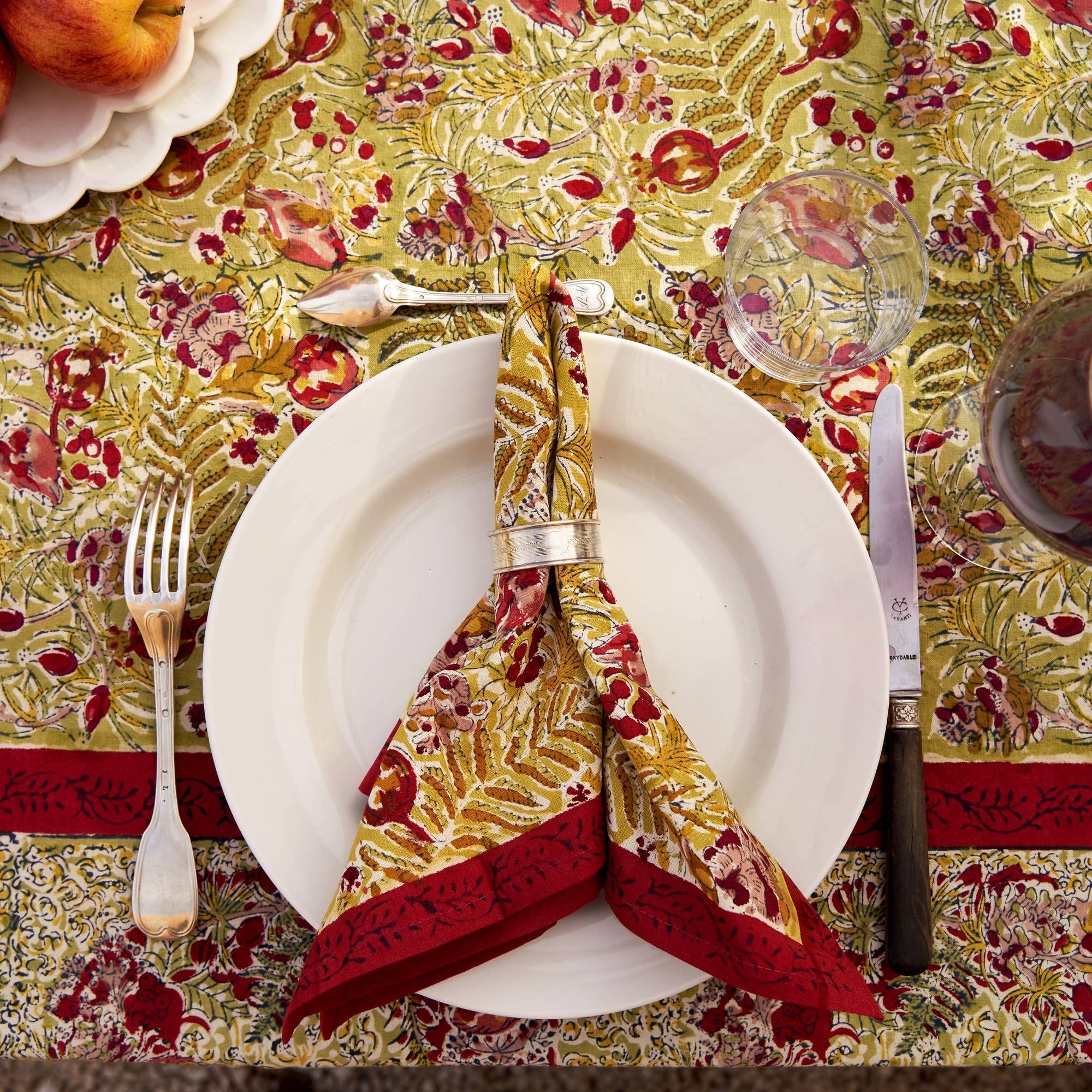 Winter Garden Red & Green | French Tablecloths: 71" x 128"