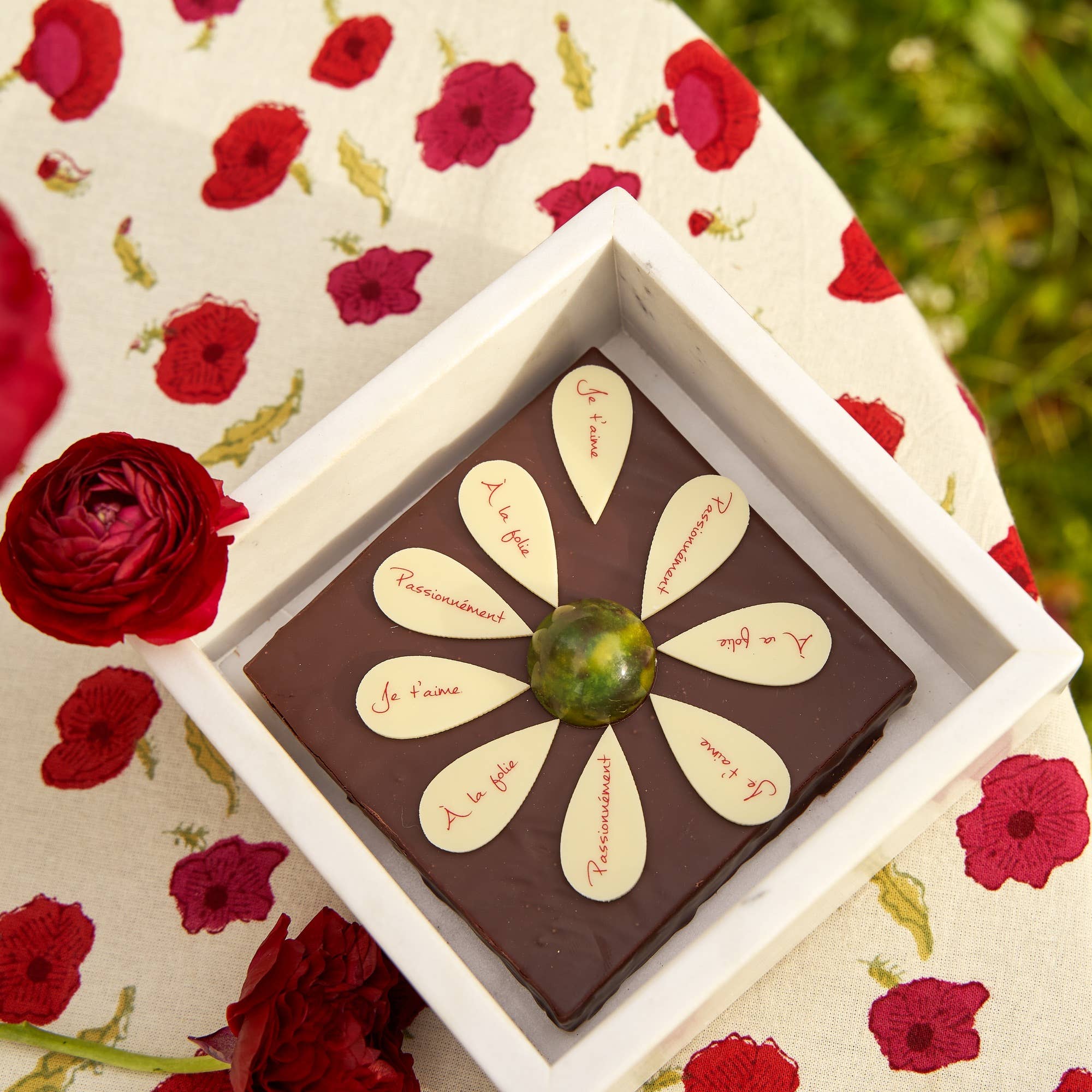 Poppies Red & Green | French Tablecloths: 59" x 59"