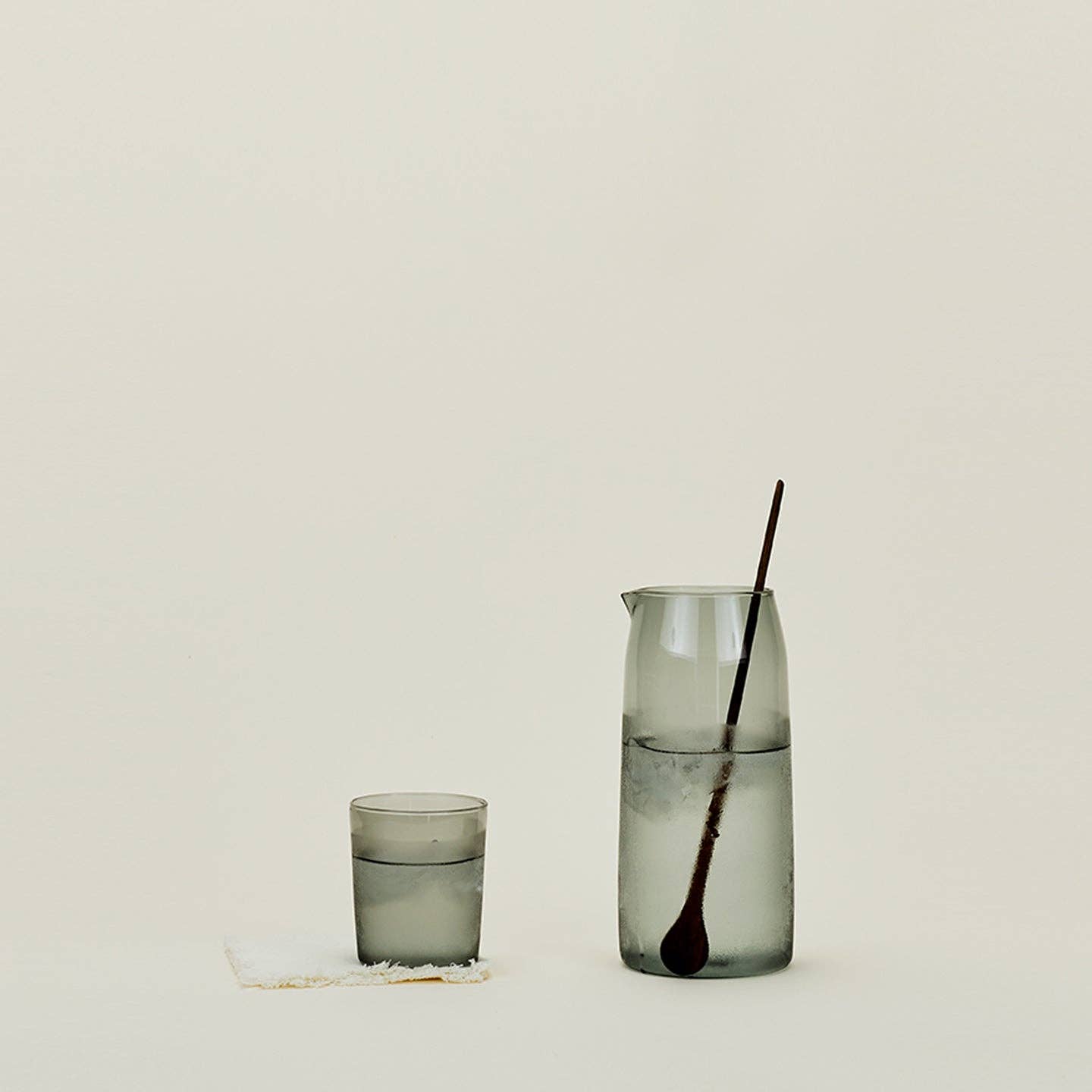 ESSENTIAL GLASSWARE - PITCHERS: BLUSH