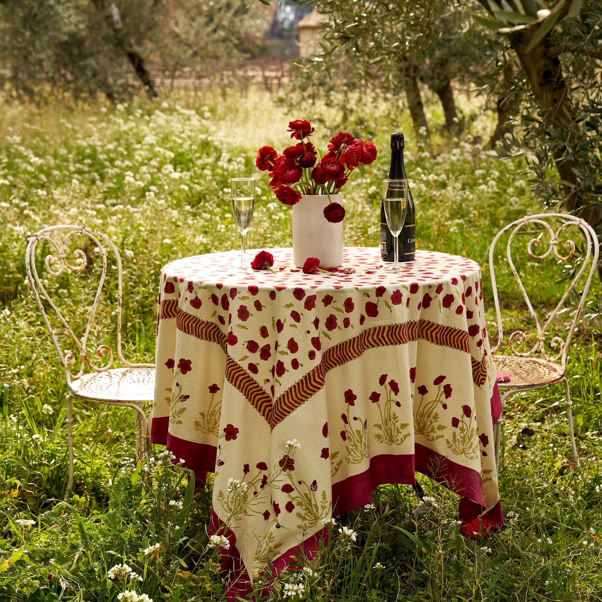 Poppies Red & Green | French Tablecloths: 59" x 59"