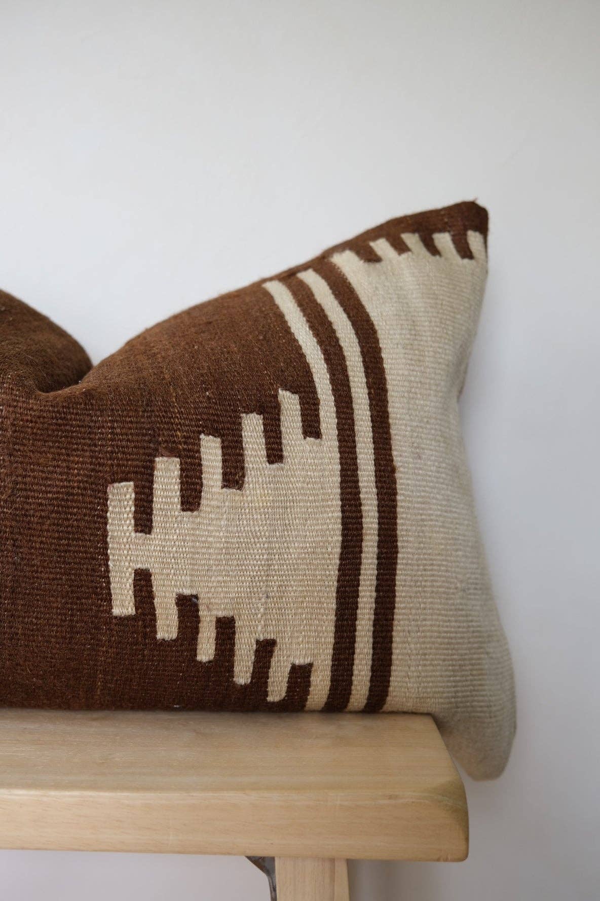 Azra Kilim Lumbar: II