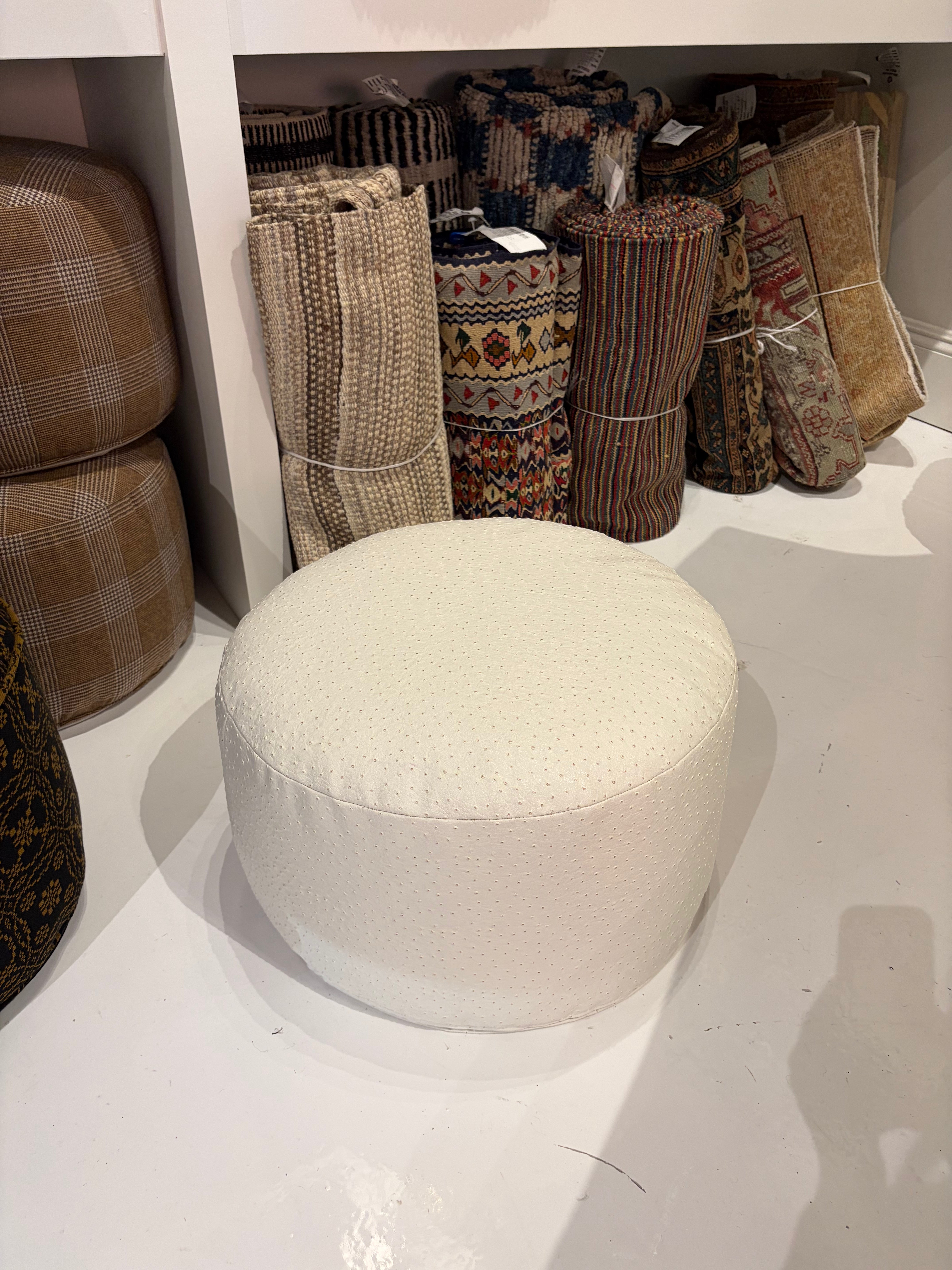 Prairie Ottoman 20" (white ostrich)