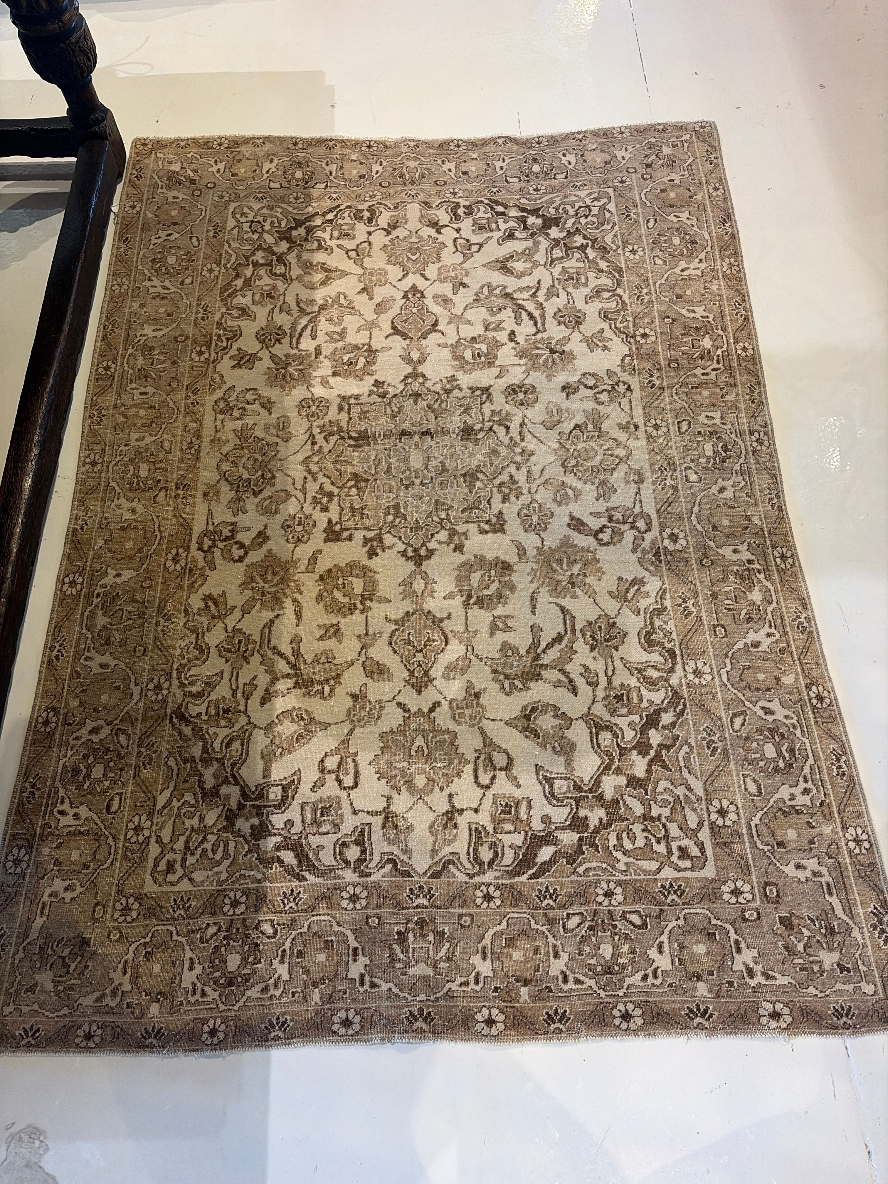 Persian Bakhtiari Wool Rug 4’11”x 6’11”