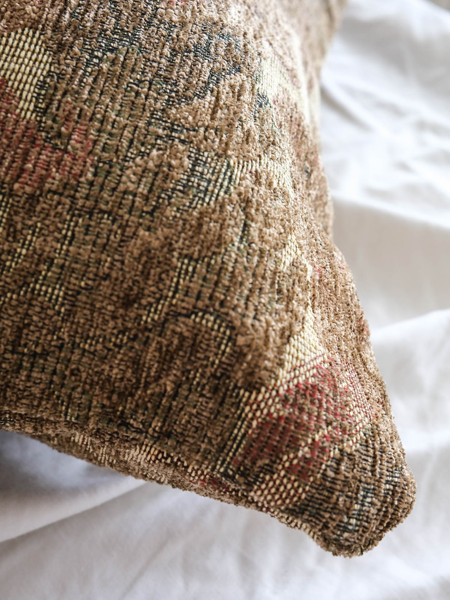 Sylvie Tapestry Pillow: 22 x 22
