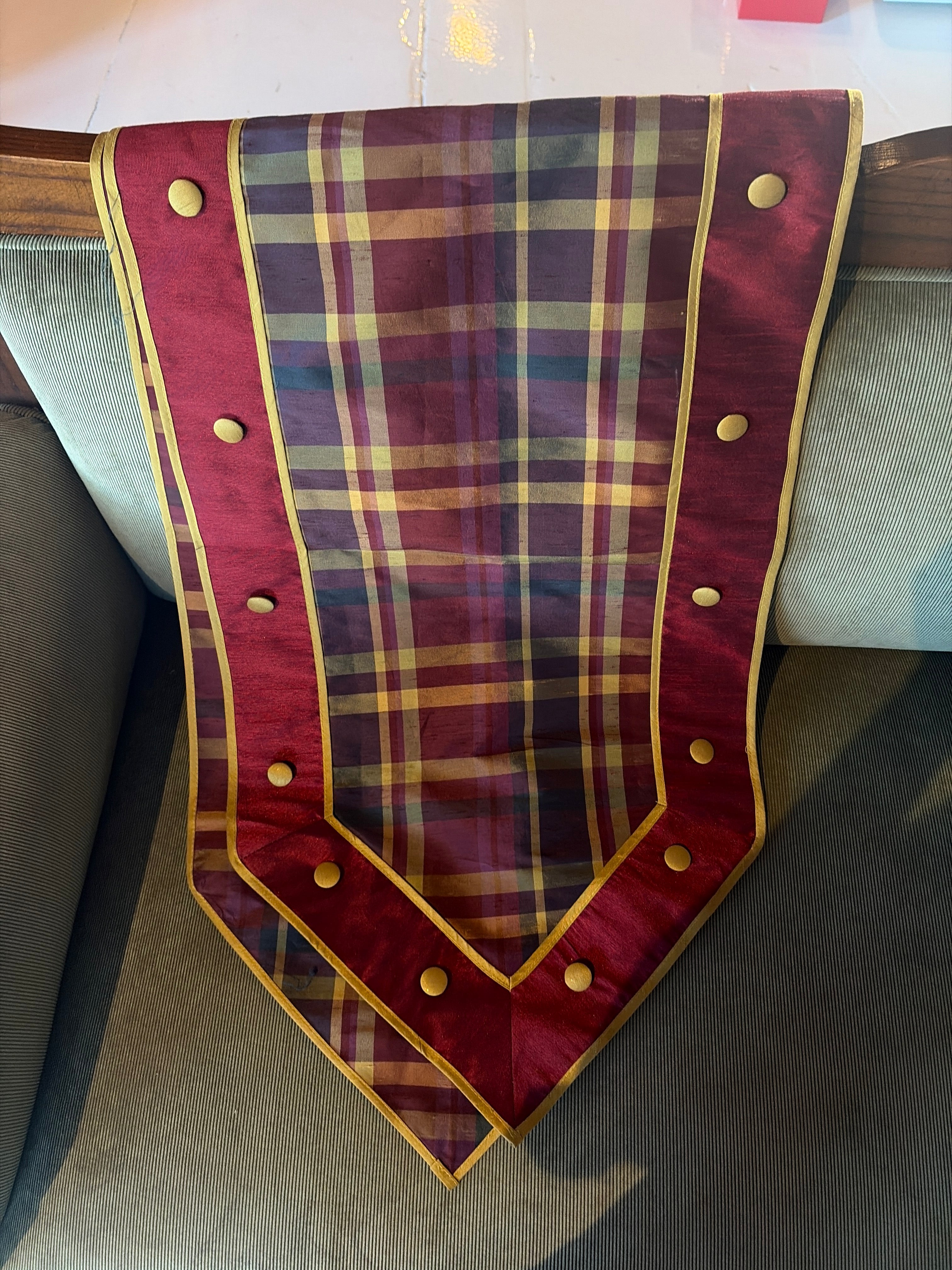Plaid Taffeta Runner with Buttons