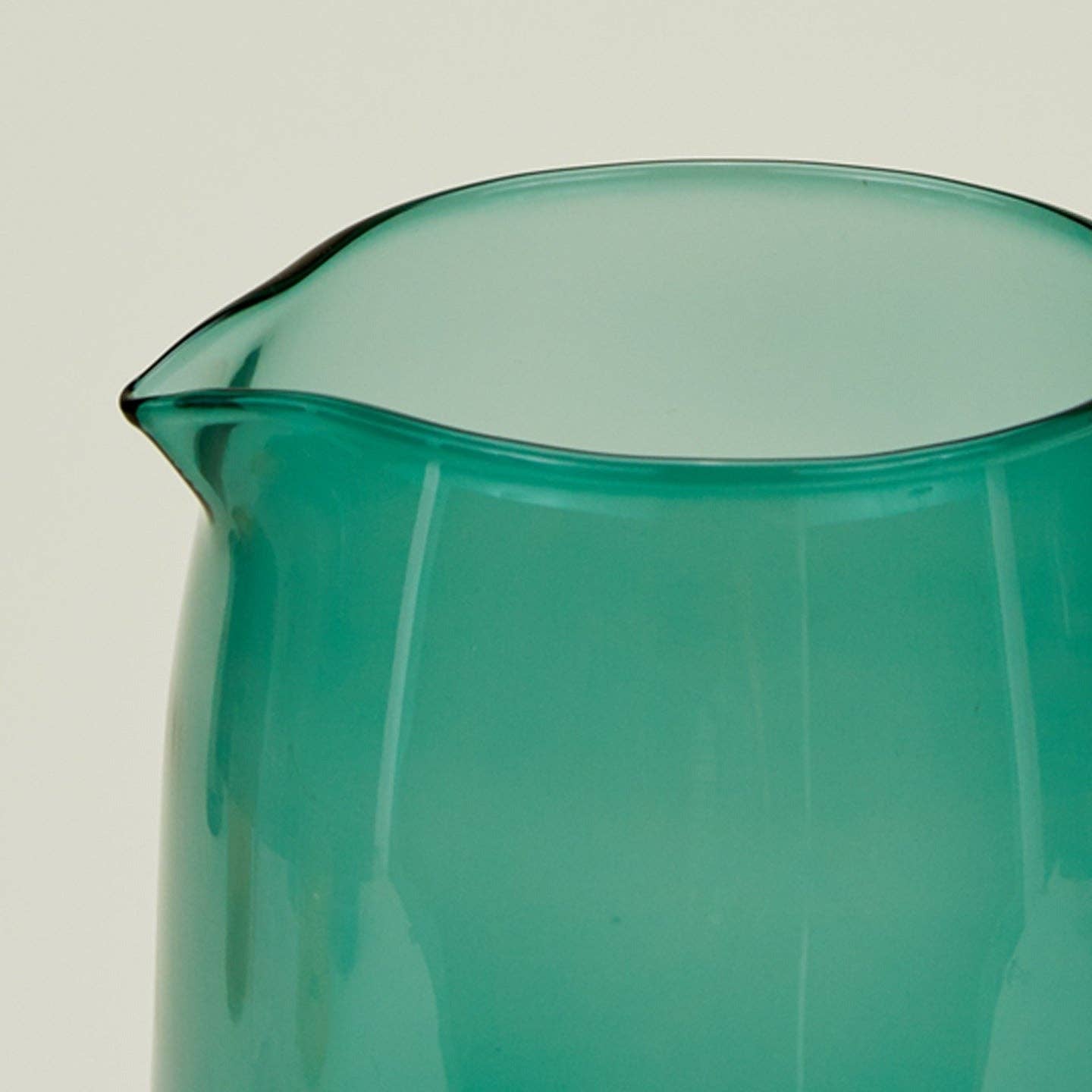 ESSENTIAL GLASSWARE - PITCHERS: BLUSH