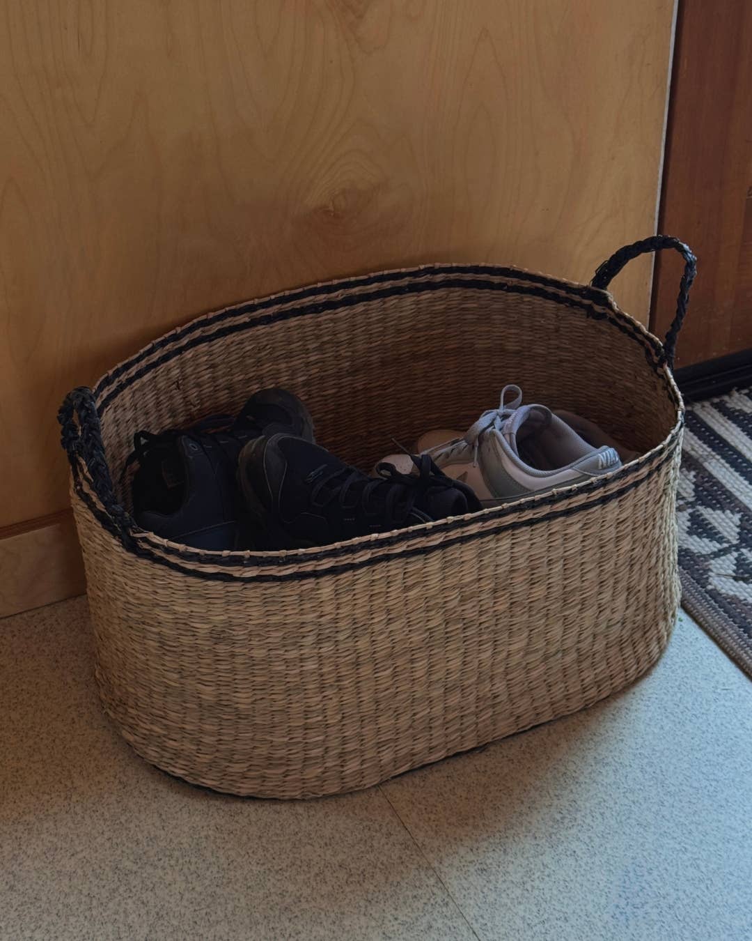 Oval Seagrass Basket – Black Kori Oval L