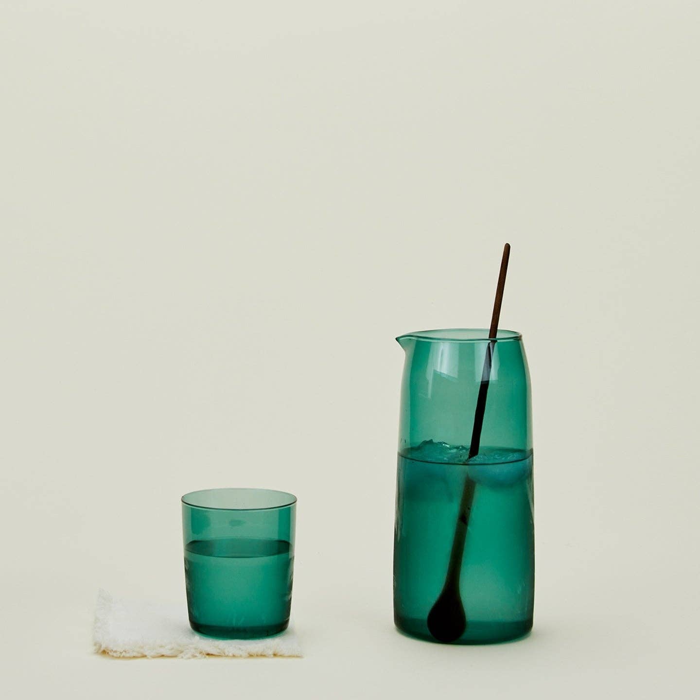 ESSENTIAL GLASSWARE - PITCHERS: BLUSH