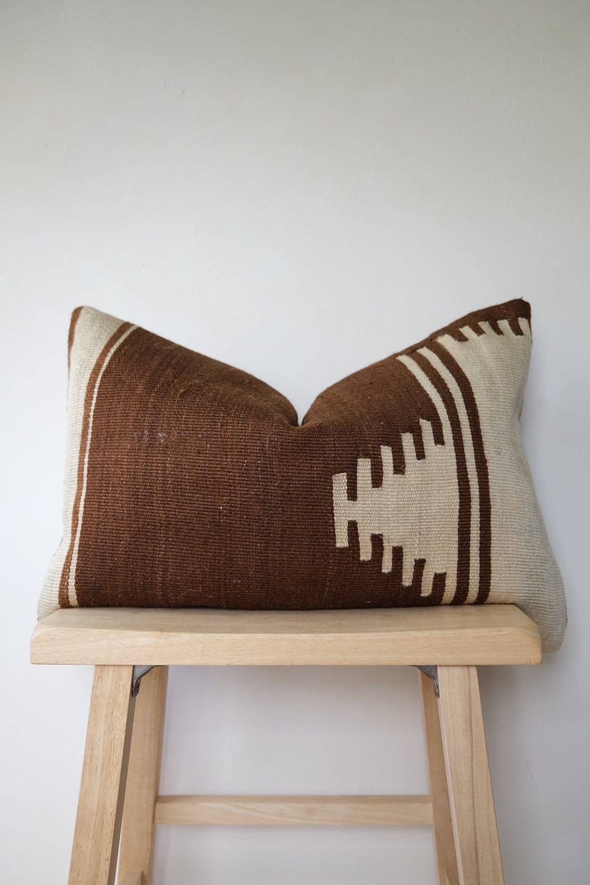 Azra Kilim Lumbar: II