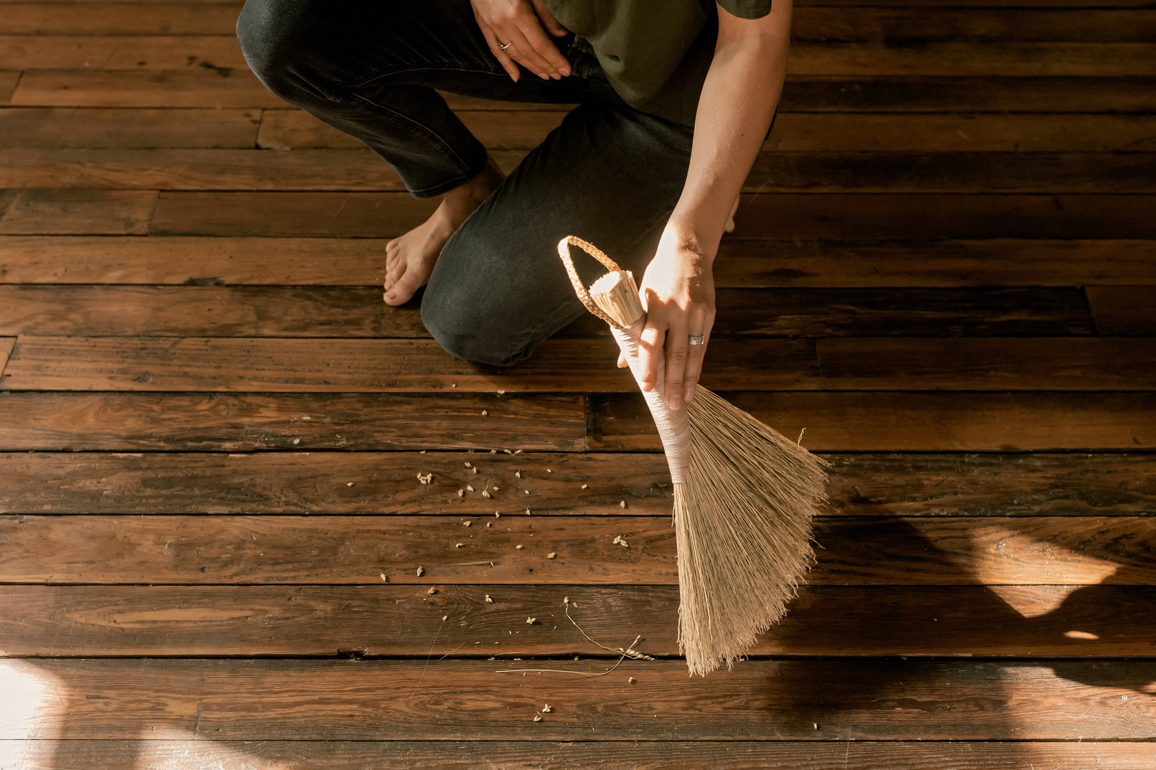 Turkey Wing Handbroom: Green