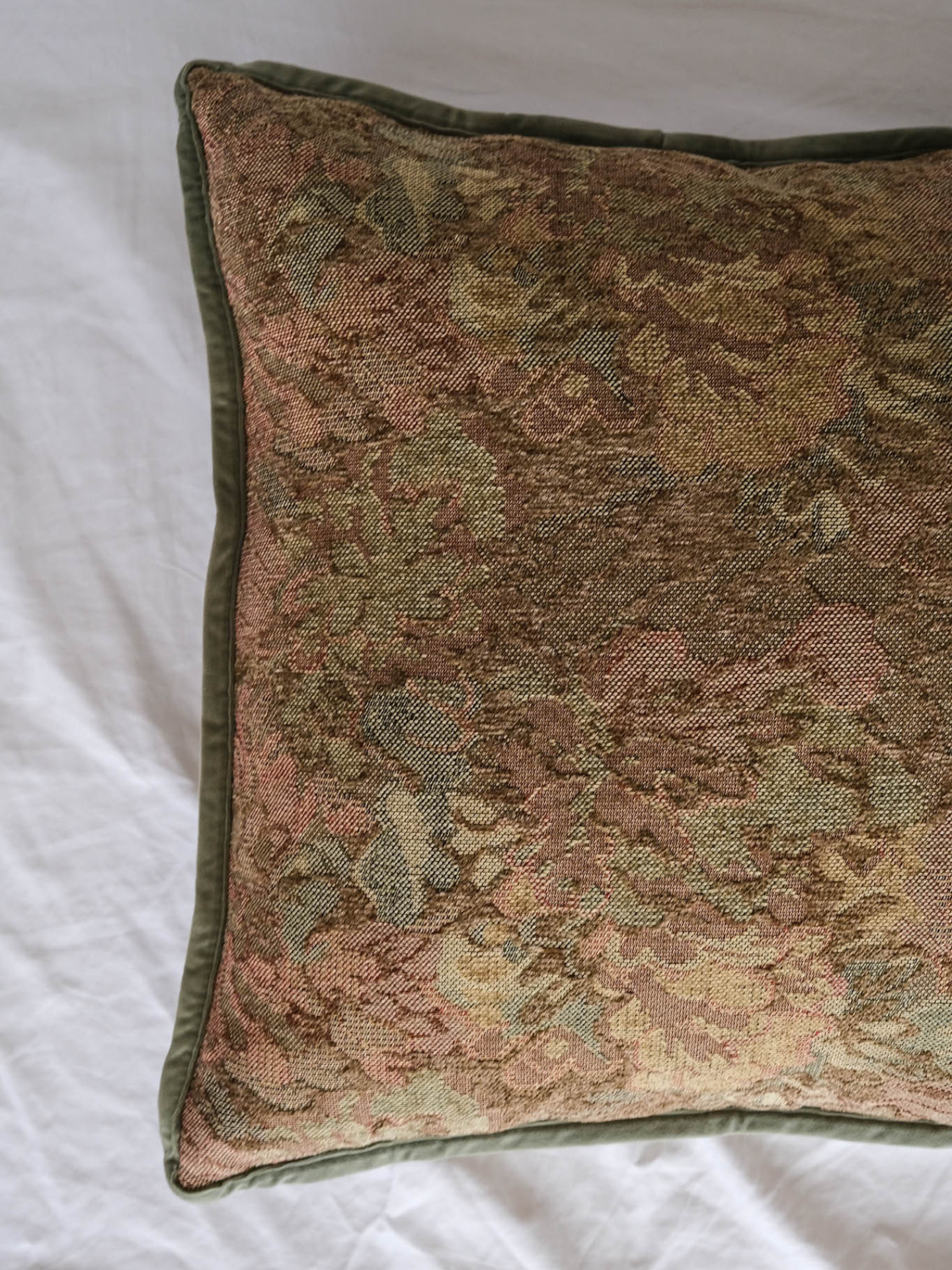 Sylvie Tapestry Pillow: 22 x 22