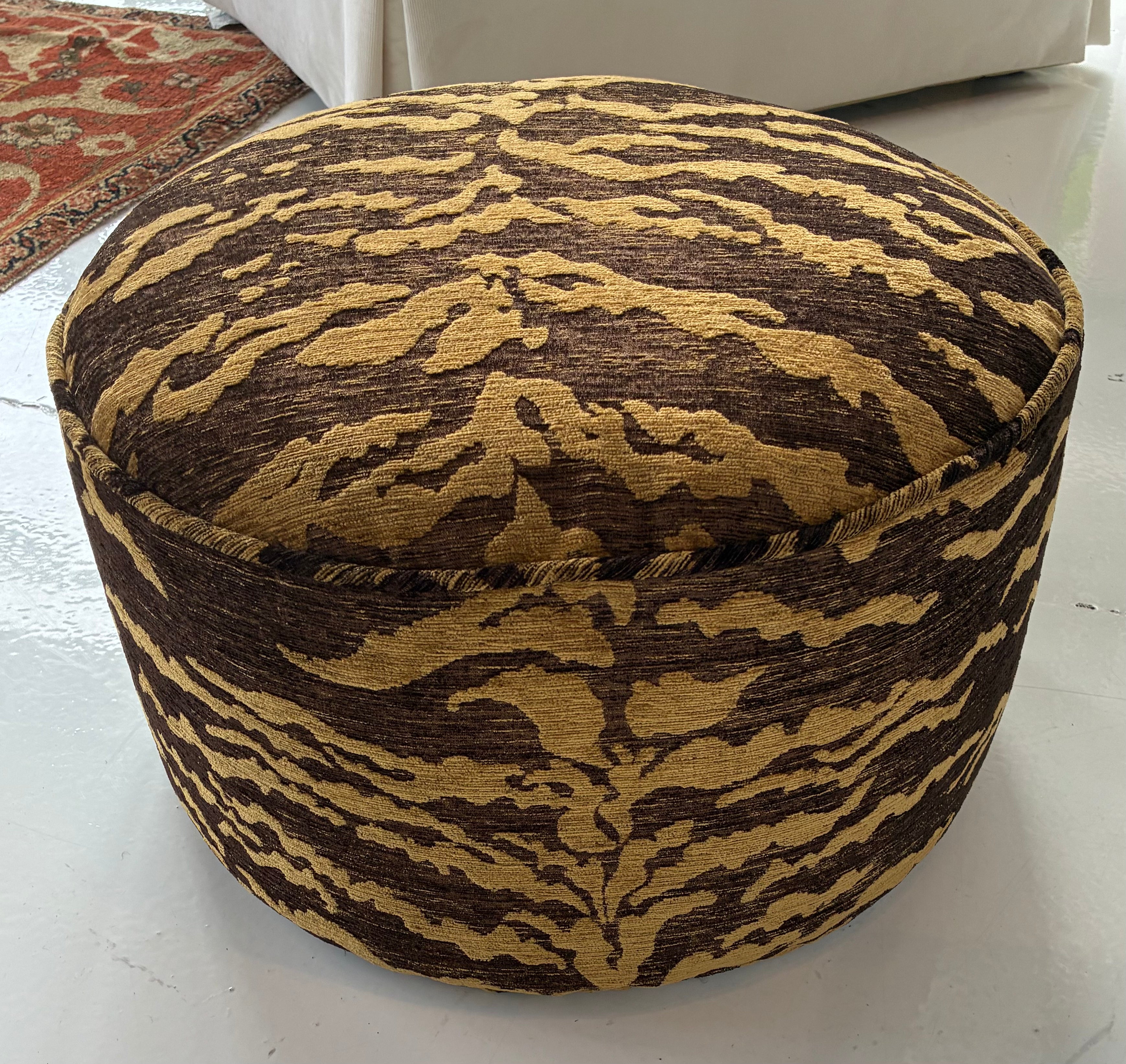 Prairie Ottoman 20" (Tigre Fabric)