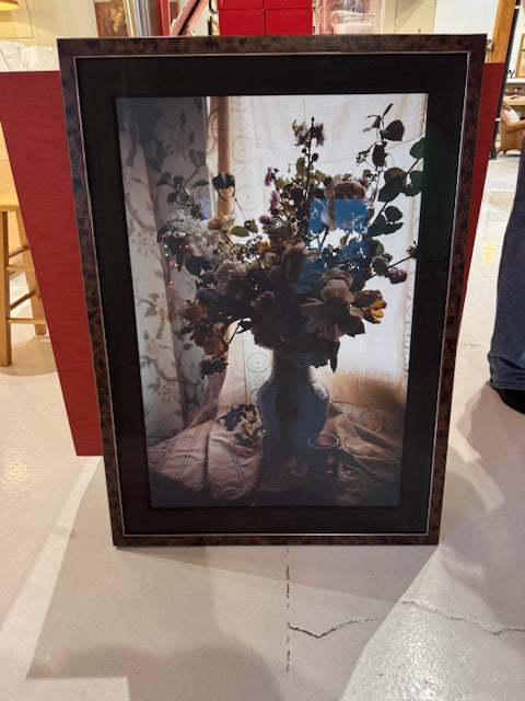 Yoni Vase of Flowers