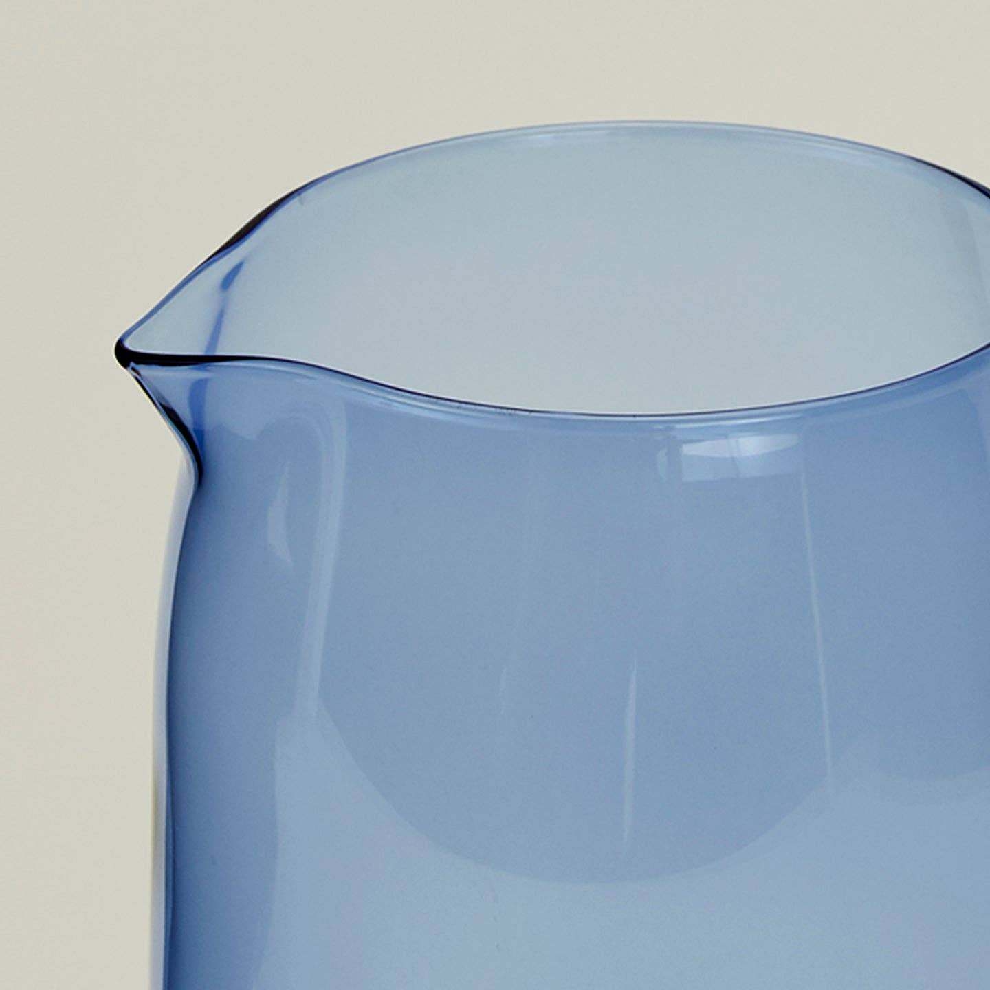 ESSENTIAL GLASSWARE - PITCHERS: BLUSH