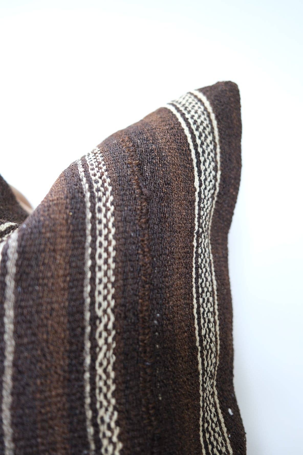 Adnan Kilim Pillow: 20x20