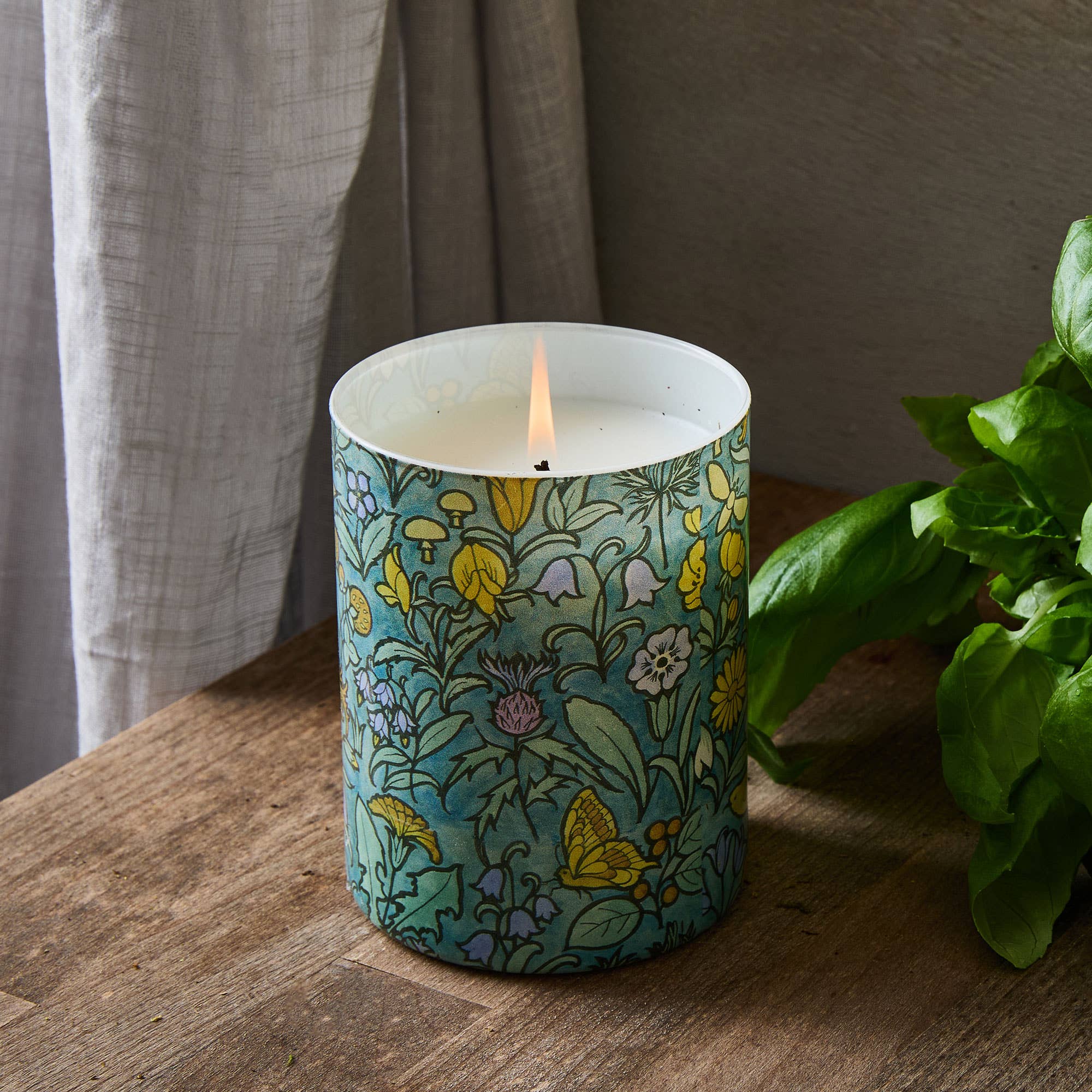 V&A Forest Floor Candle, Basil & Oakmoss