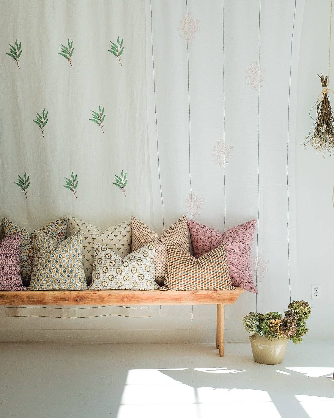 Tara - Hand Block-printed Linen Pillowcase: 18x18