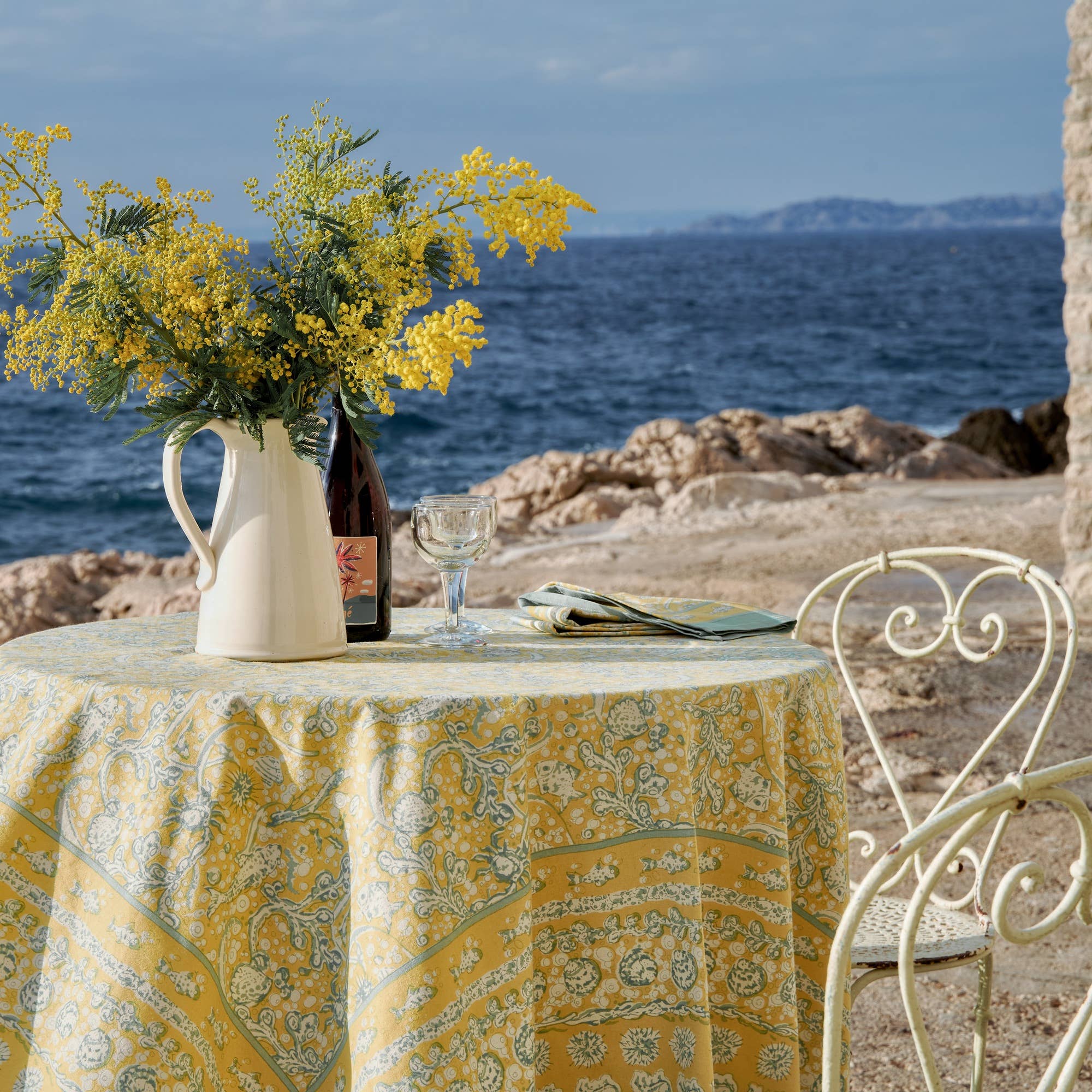 La Mer Aqua & Citrine Tablecloth: 59" x 59"