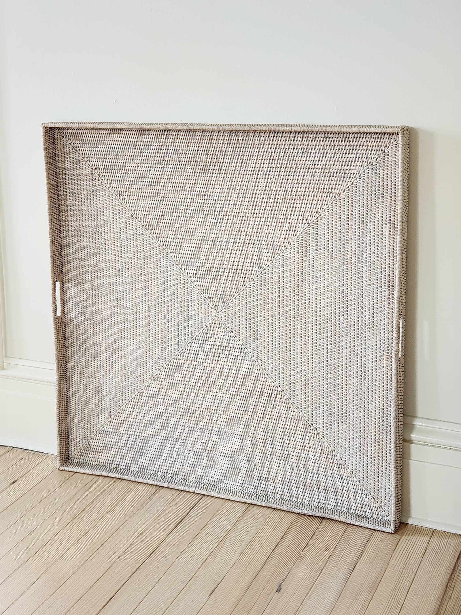 Medium Square Tray with Handle