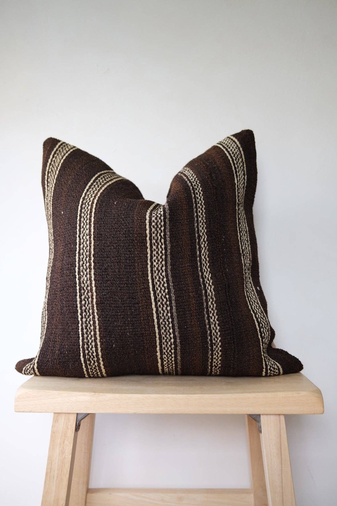 Adnan Kilim Pillow: 20x20
